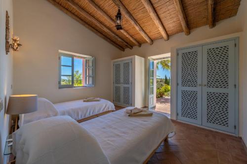 Morro dos Anjos - authentic farmhouse with a view just 3km from Olhao