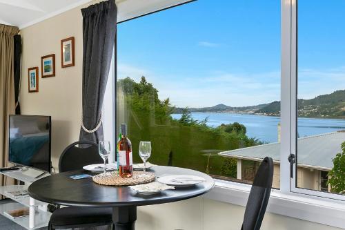 Macbay Retreat - Macandrew Bay Holiday Home photo 2
