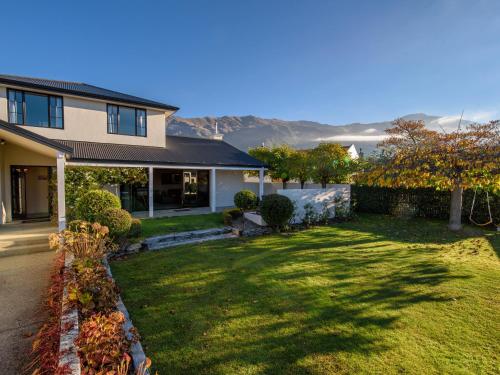 Willowridge Escape - Wanaka Holiday Home