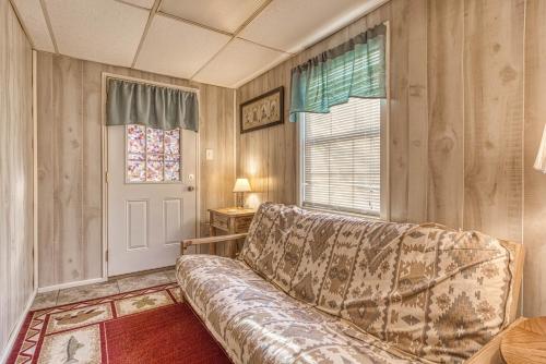 Bear Den, Hot Tub, Cozy Cabin Retreat in the Smokies Comfort & Fun for All, Sevierville (Foto 9)