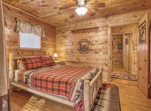 Bear Den, Hot Tub, Cozy Cabin Retreat in the Smokies Comfort & Fun for All, Sevierville (Foto 5)