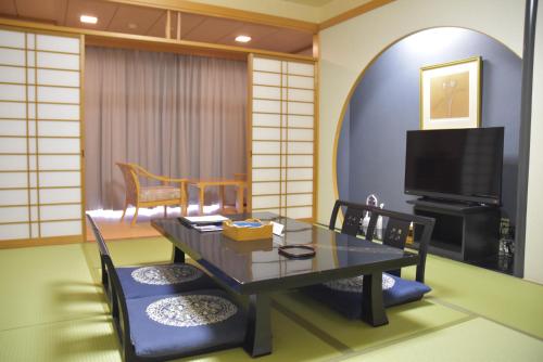 Japanese-Style Room - Smoking