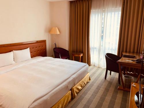 1 queen bed