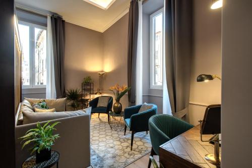Tree Charme Parliament Suites