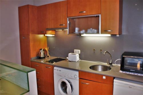 Apartaments Sant Jordi Girona 97 - image 4