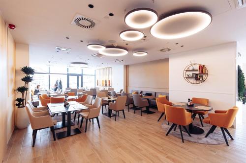 ห้องอาหาร, Antunovic Hotel East in เซสเวตสกี คราลเยเวซ