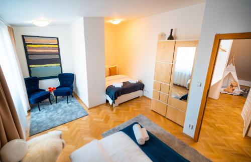 Klimentska Cartoon apartments