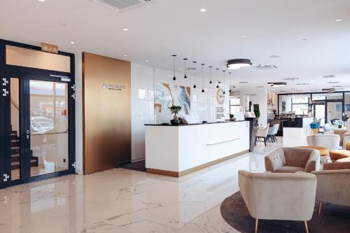 ล็อบบี้, Antunovic Hotel East in เซสเวตสกี คราลเยเวซ