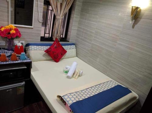 room detail thumbnail 0