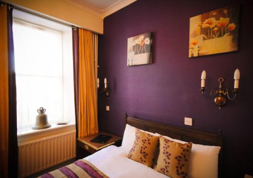 Bush Hotel - image 6