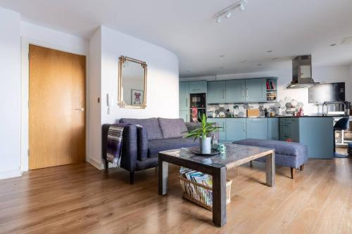 Immaculate Fantastic Central Manchester Apartment For 4 With Large Open Space Overlooking Manche, , Greater Manchester