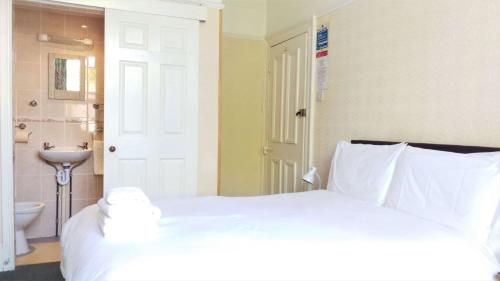 The George Guest House - image 9