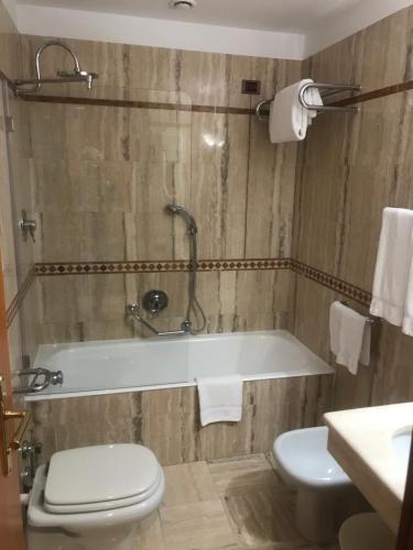 Ванна кімната, Crystal Hotel Varese in Варезе