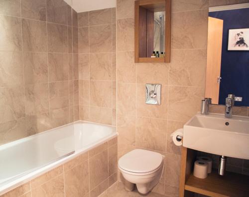 Regent House deluxe 1 bedroom apartment - main image