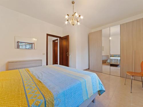 Lovely Apartment in Agropoli with Garden and Fireplace - image 10