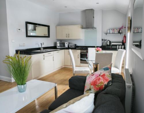 The Green House classic 2 bedroom apartment - image 2