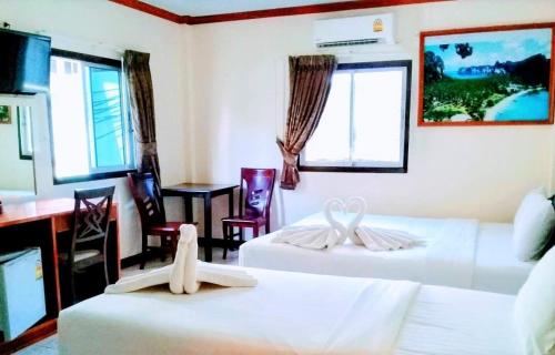 room detail thumbnail 1