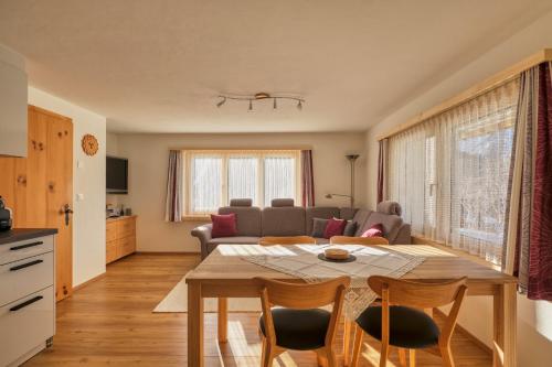 Chasa Plajet - Apartment - Ramosch