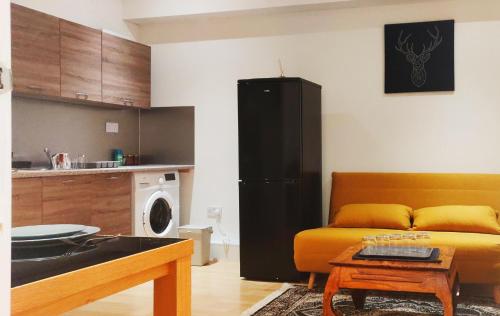 Clean Modern 4bed Private Flat! Bargain!book Now!