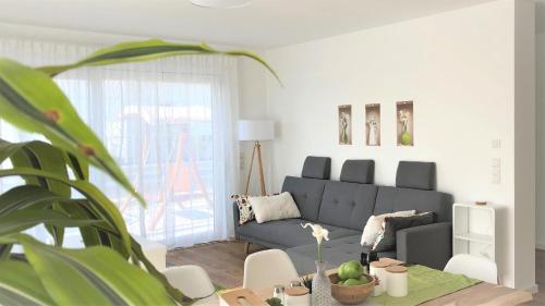 Panorama Penthouse Apartment mit Klima und Whirlpool fur bis zu 6 Personen 3.5km von Heßheim entfernt