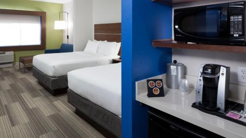 Holiday Inn Express & Suites - Orlando At Seaworld an IHG Hotel - image 9