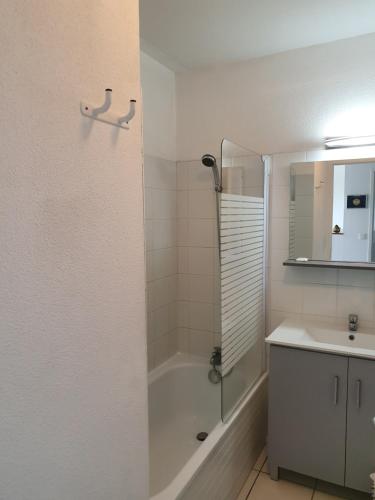 Appartement Golf et Nivelle avec piscine et parking