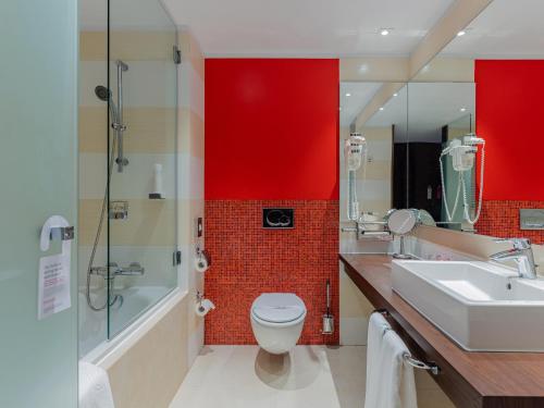 Ramada Sibiu Hotel - image 3