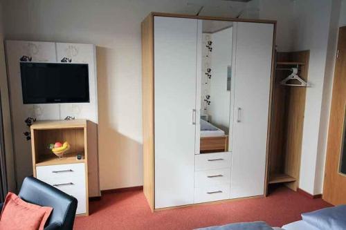 Kleine-Ferienwohnung-6-Strandnah-und-mit-Meerblick-im-Haus-Seeluft-Duhnen - image 3