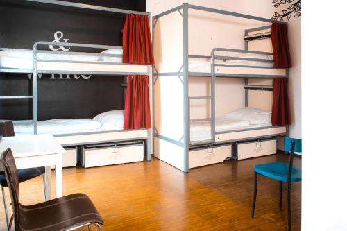 4 bunk beds