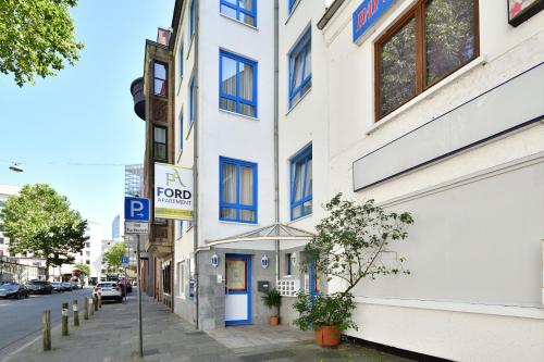 Ford Apartment - image 11