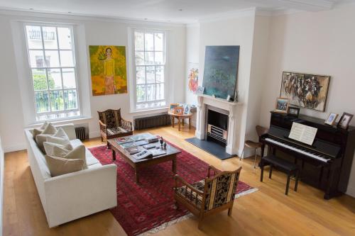 Pitt Street By Onefinestay, Kensington, London