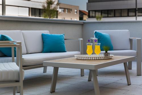 Shell Luxury Residences with Pool and Whirlpool - image 12