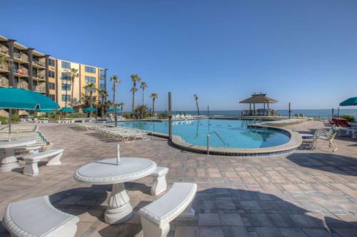 Beach Condo Unit #538 - image 4