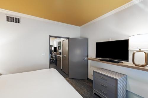 Holiday Inn & Suites McKinney - N Allen an IHG Hotel - image 2