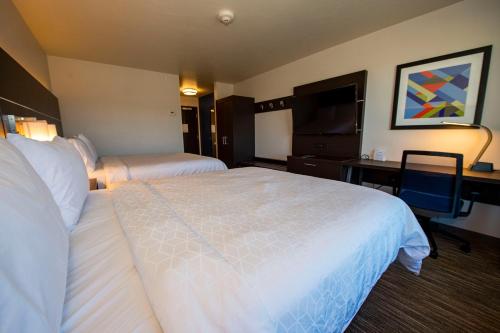 Holiday Inn Express & Suites - Colorado Springs AFA Northgate, an IHG Hotel