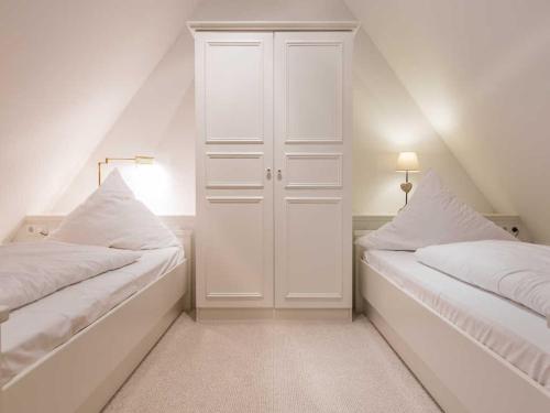 Skipper Hues - image 5