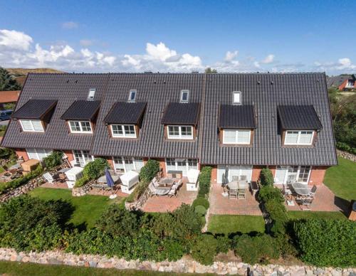 Skipper Hues - main image