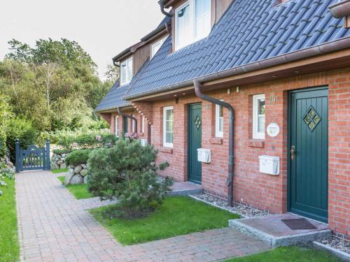 Skipper Hues - image 12