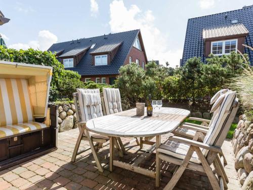 Skipper Hues - image 14