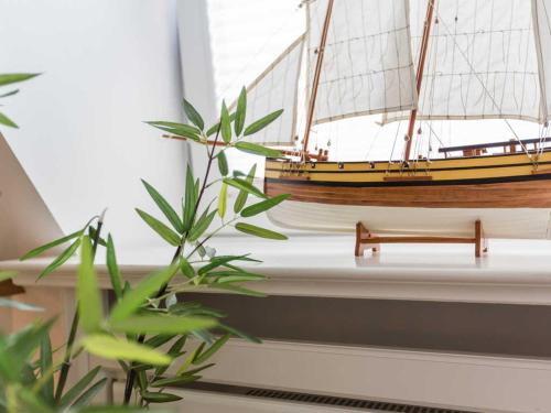 Skipper Hues - image 10