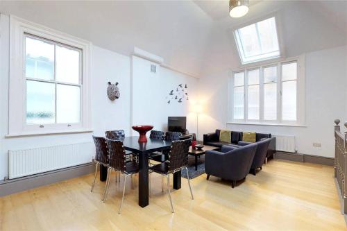 Stunning Flat In The Heart Of Fitzrovia, , London