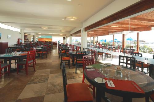 Ресторан, San Agustin Paracas in Паракас