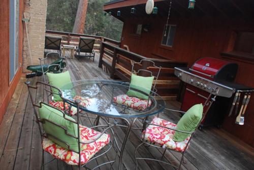 Balcony/terrace, Sunny Pines Cottage in Mariposa (CA)