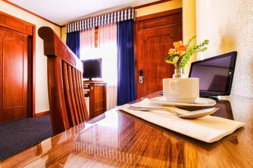 Hotel Lastra Ideally located in the Puebla Suburbs area, Hotel Lastra promises a relaxing and wonderful visit. The property offers a wide range of amenities and perks to ensure you have a great time. Take advantag