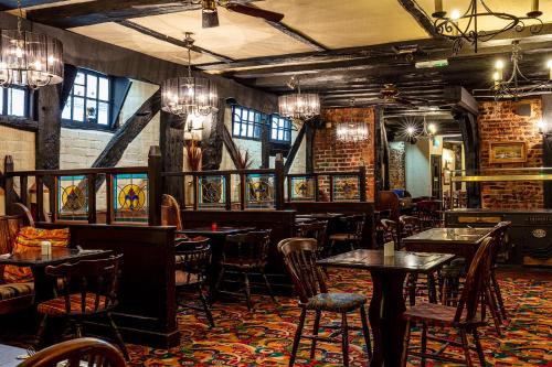 Restaurant, The New Inn – RelaxInnz in Gloucester