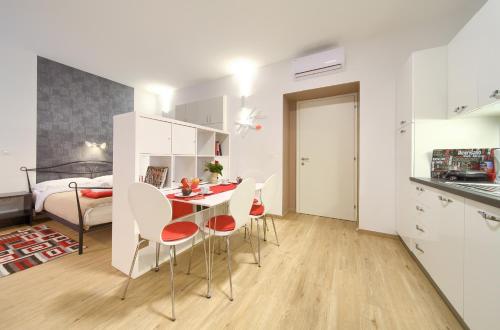 Logo apartments 5 min walk to main square 3