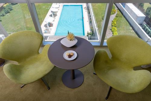 246157266 The Grand Hotel