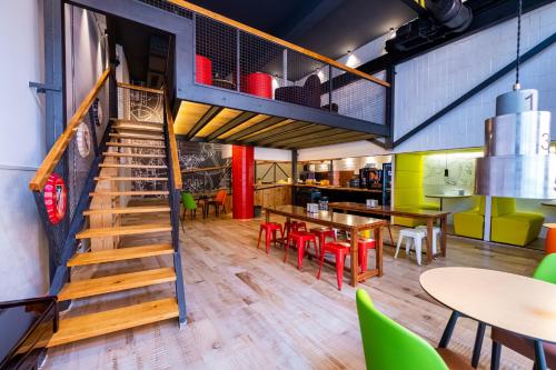 Far Home Bernabeu - image 14