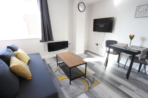 Birmingham NECAirport Interchange shortstay homebase - image 5