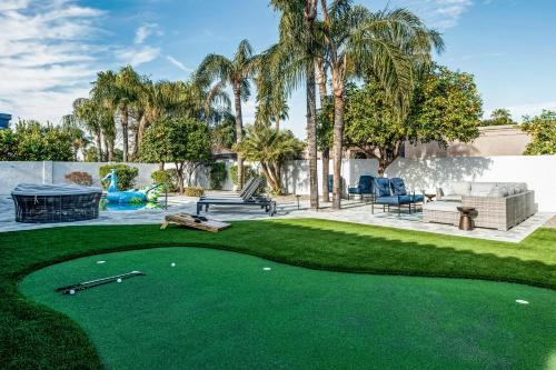 Beverly's Oasis - image 8